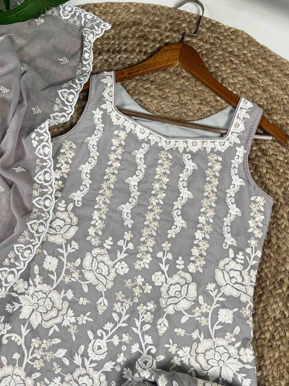 Star Georgette Threadwork Kurta Set