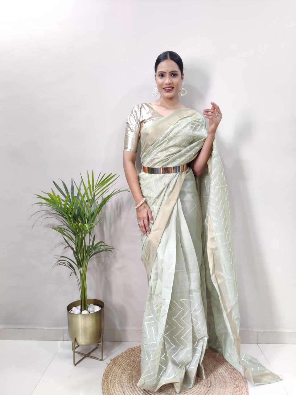 Premium Linen Patta Silk Pre-Draped Saree