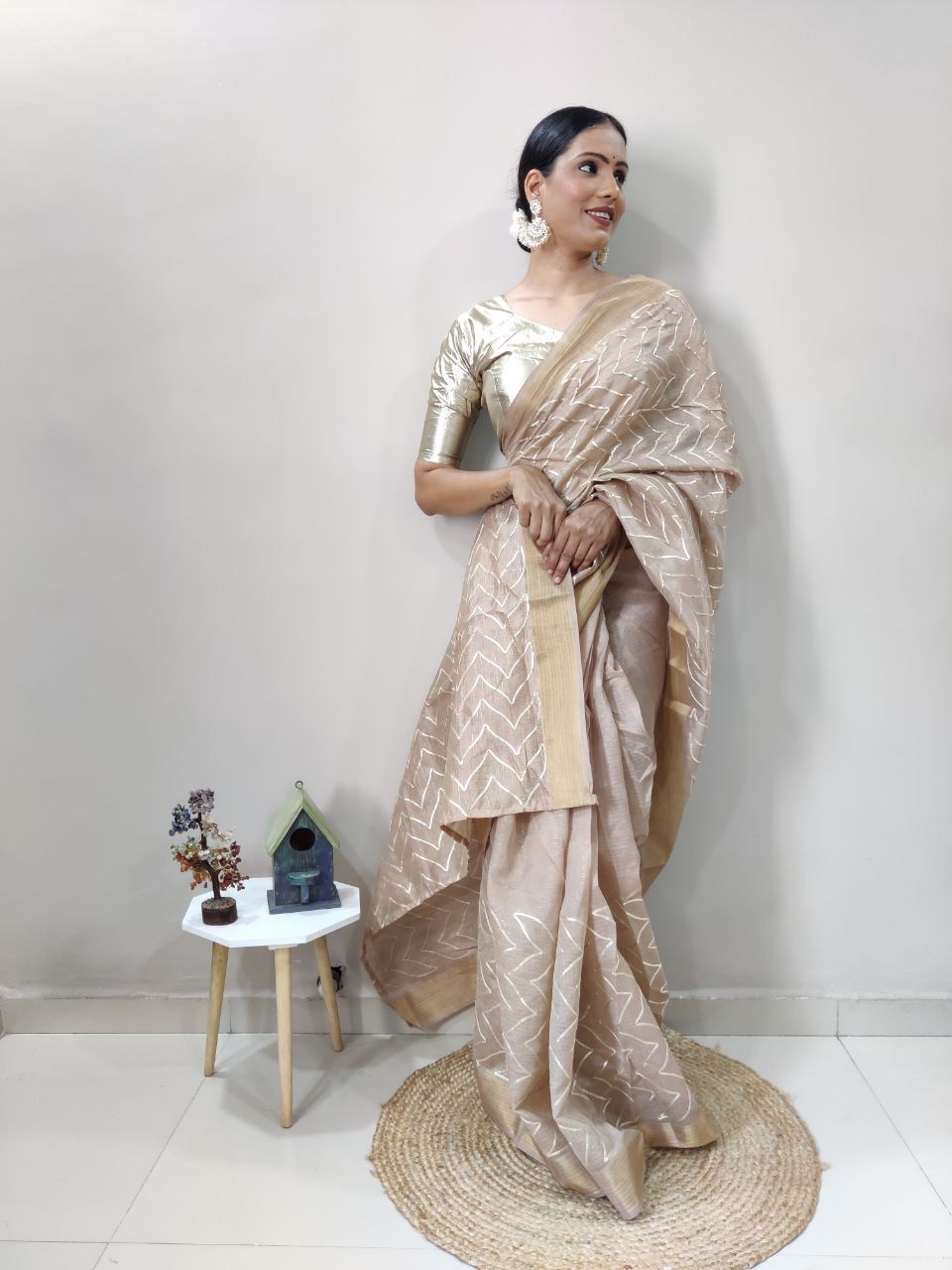 Premium Linen Patta Silk Pre-Draped Saree