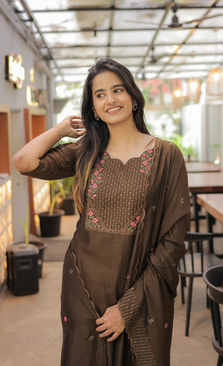 Elegant Straight Kurti Pant & Dupatta Set