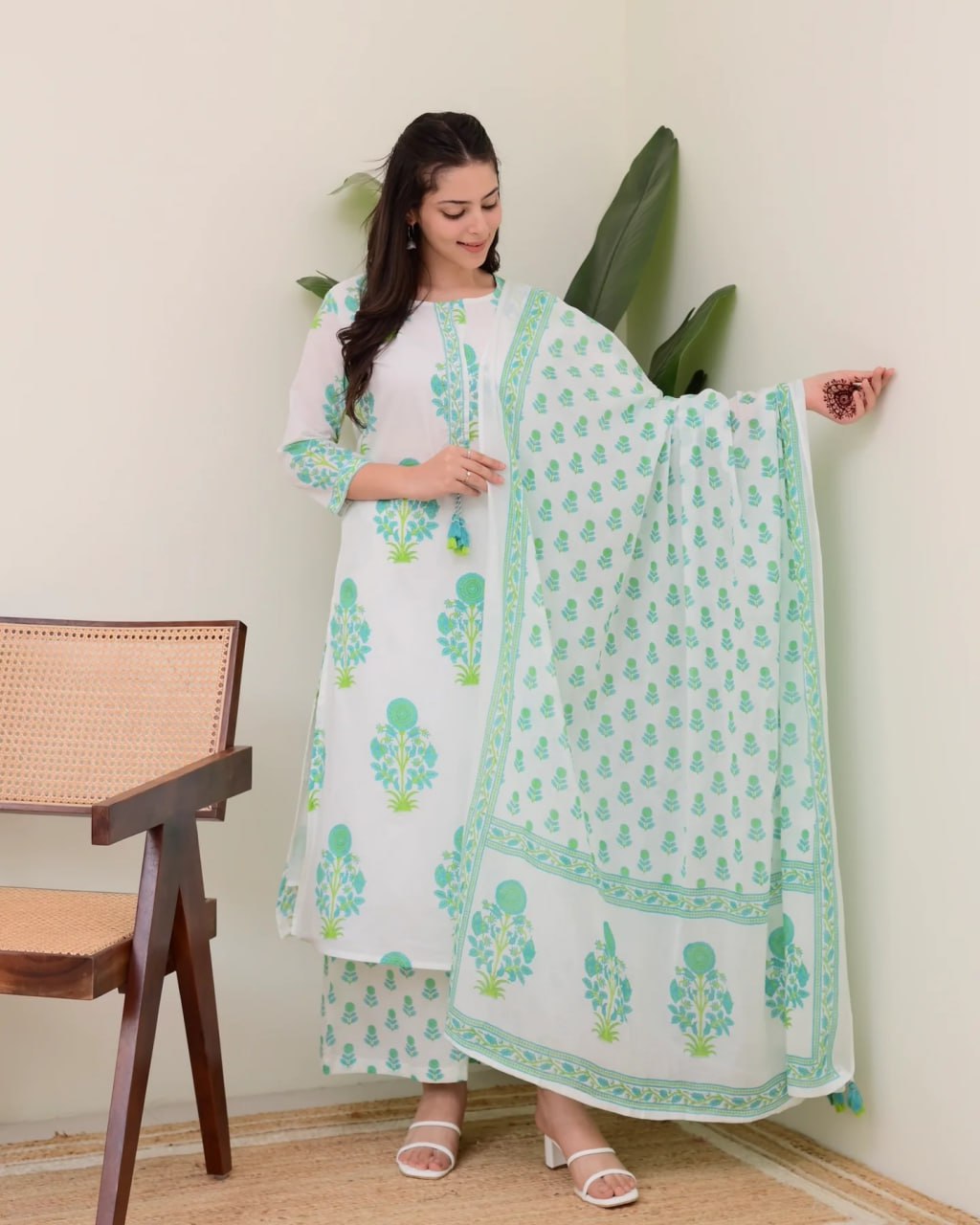 Elegant Rayon Straight Kurti Pant Dupatta Set